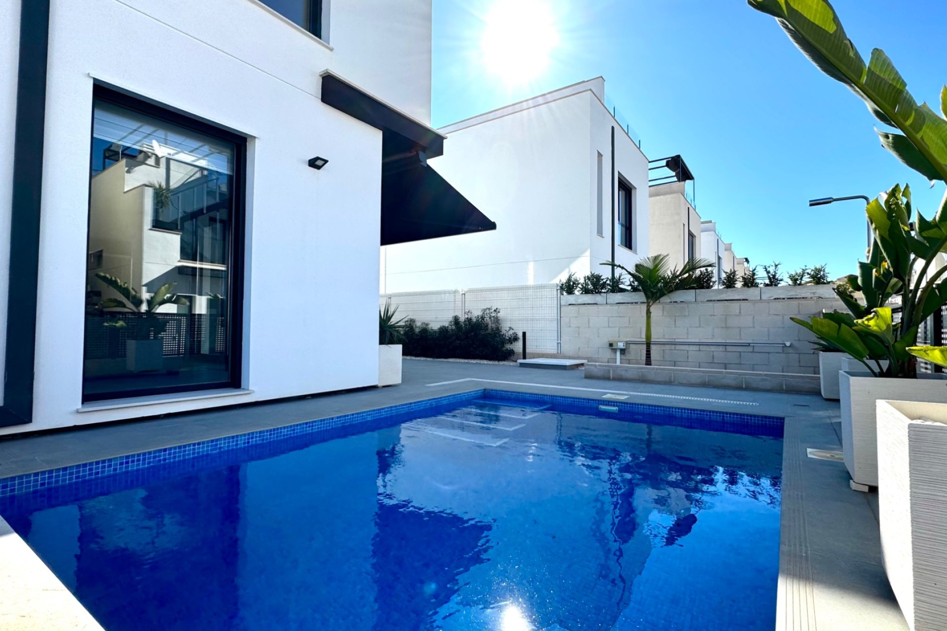 Resale - Villa -
Orihuela Costa - Villamartín