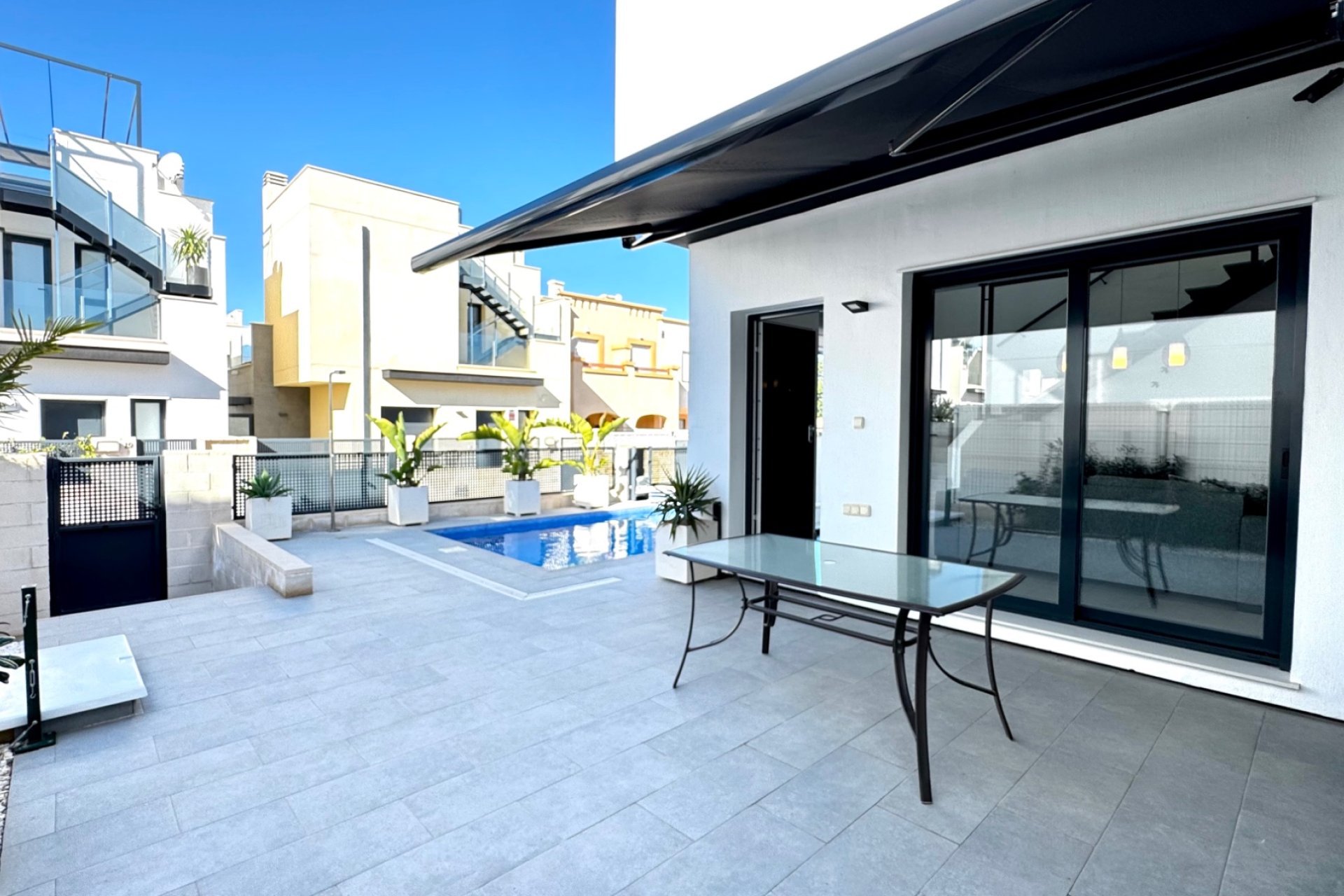 Resale - Villa -
Orihuela Costa - Villamartín