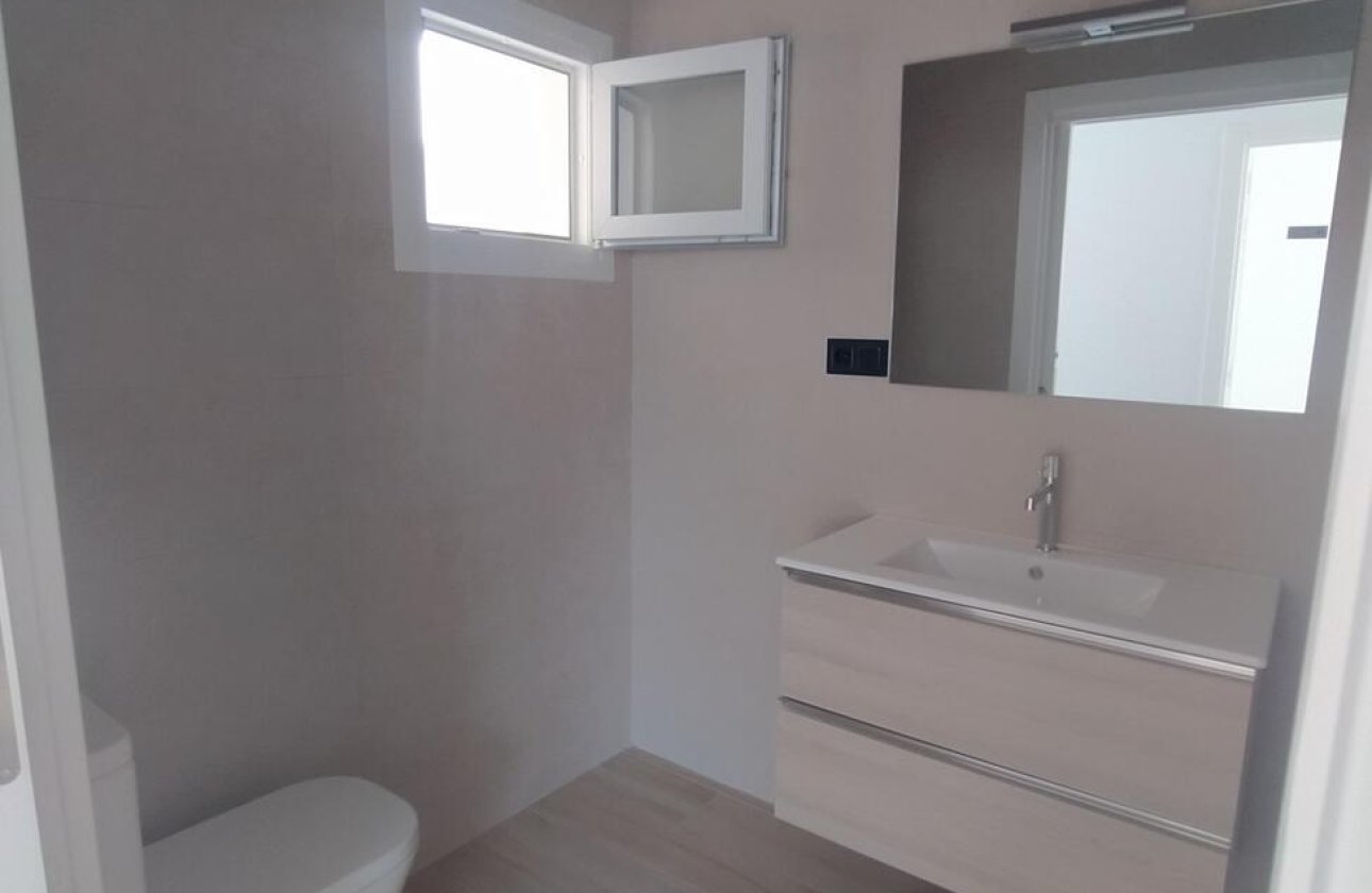 Resale - Villa Penthouse -
Torrevieja - Aguas Nuevas