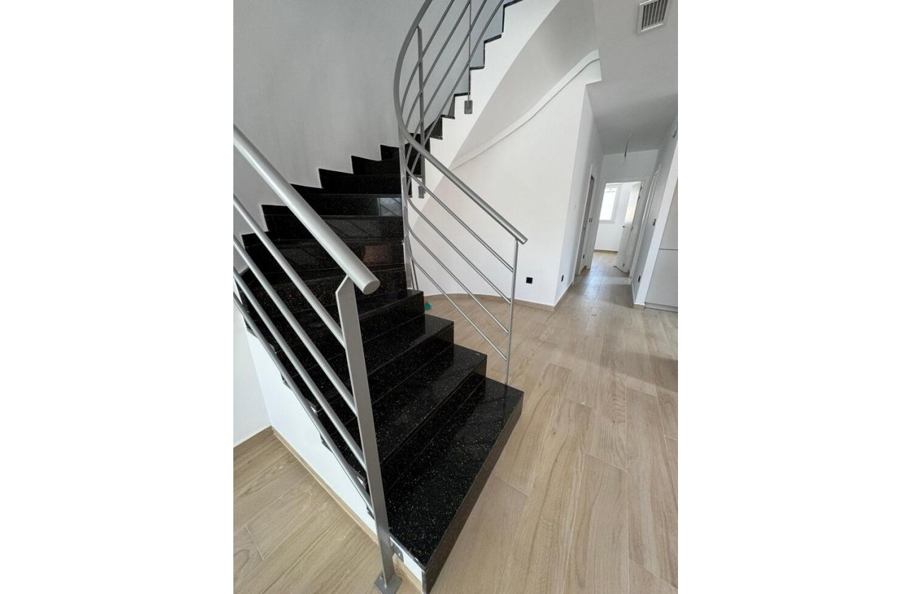 Resale - Villa Penthouse -
Torrevieja - Aguas Nuevas