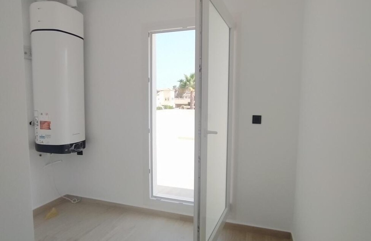 Resale - Villa Penthouse -
Torrevieja - Aguas Nuevas