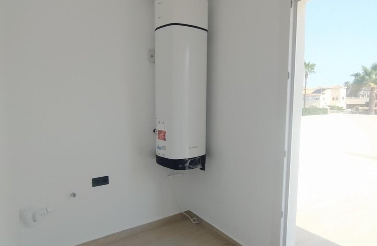 Resale - Villa Penthouse -
Torrevieja - Aguas Nuevas