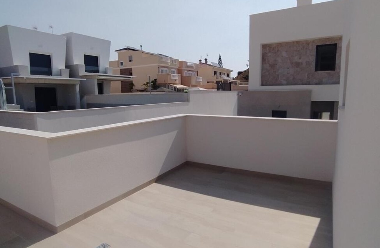 Resale - Villa Penthouse -
Torrevieja - Aguas Nuevas