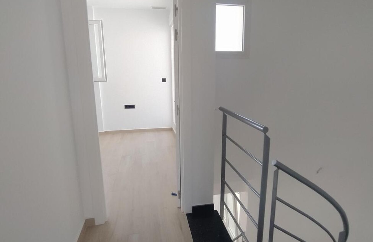 Resale - Villa Penthouse -
Torrevieja - Aguas Nuevas