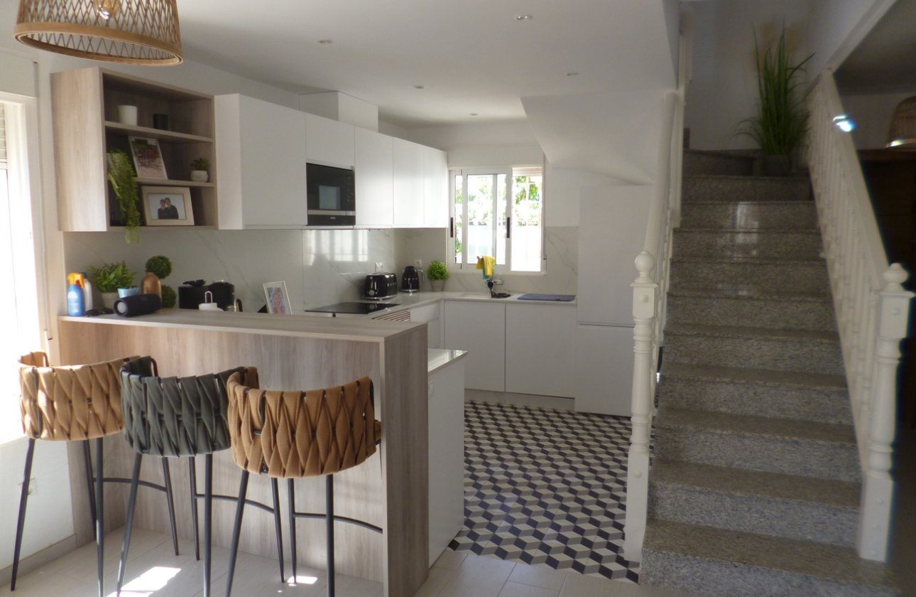 Resale - Villa -
Pilar de la Horadada - Costa Blanca