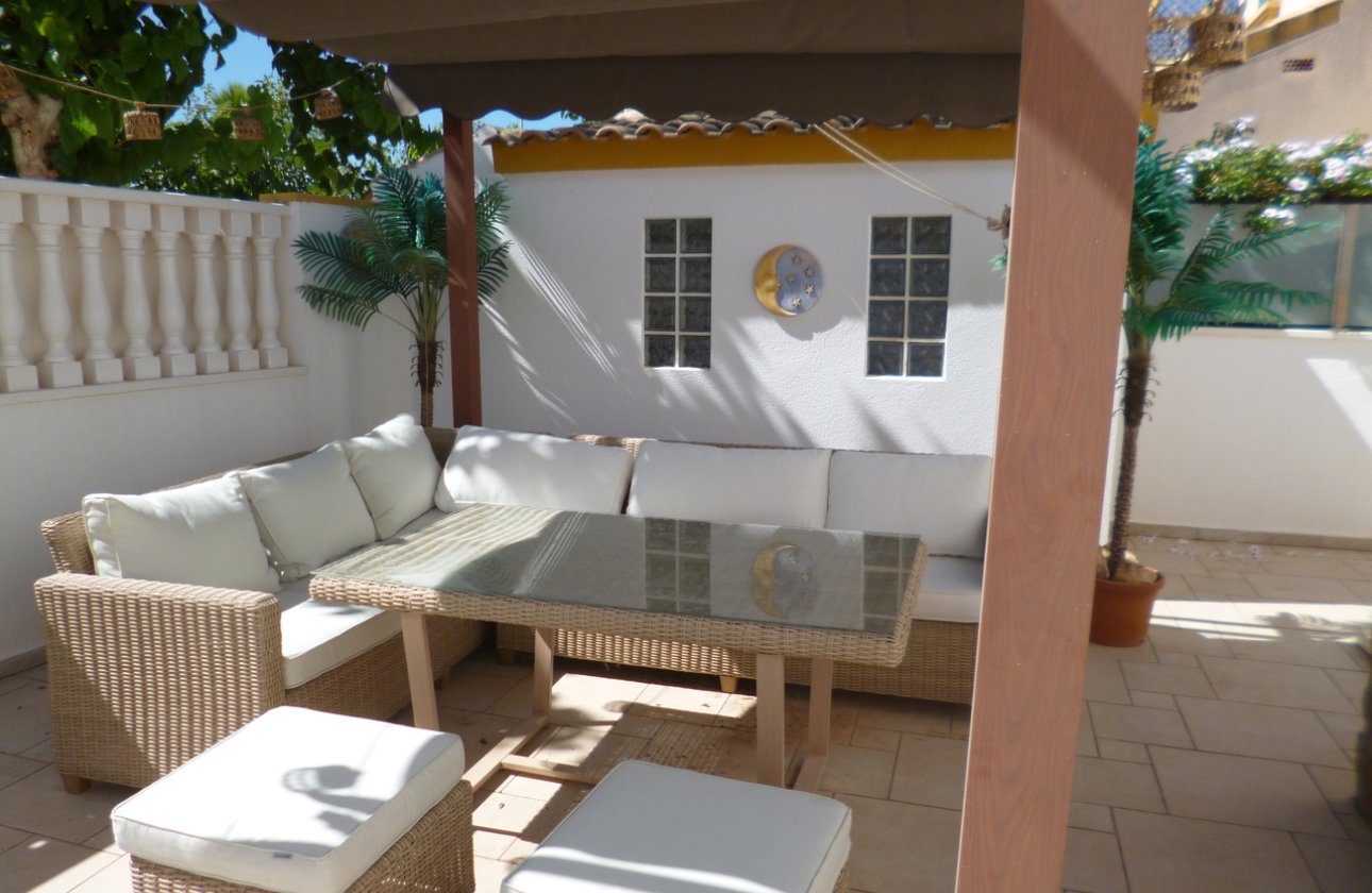 Resale - Villa -
Pilar de la Horadada - Costa Blanca