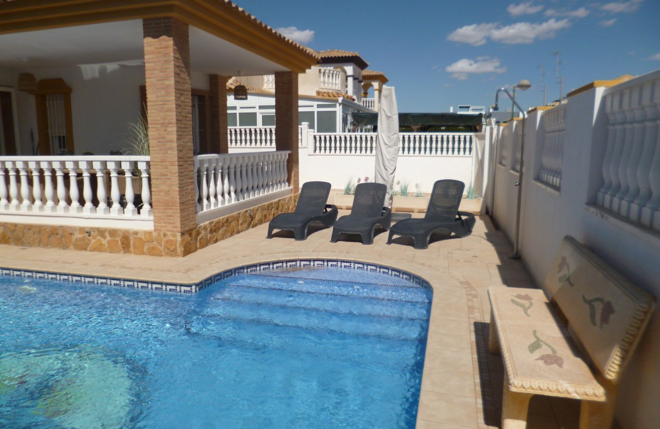 Resale - Villa -
Pilar de la Horadada - Costa Blanca