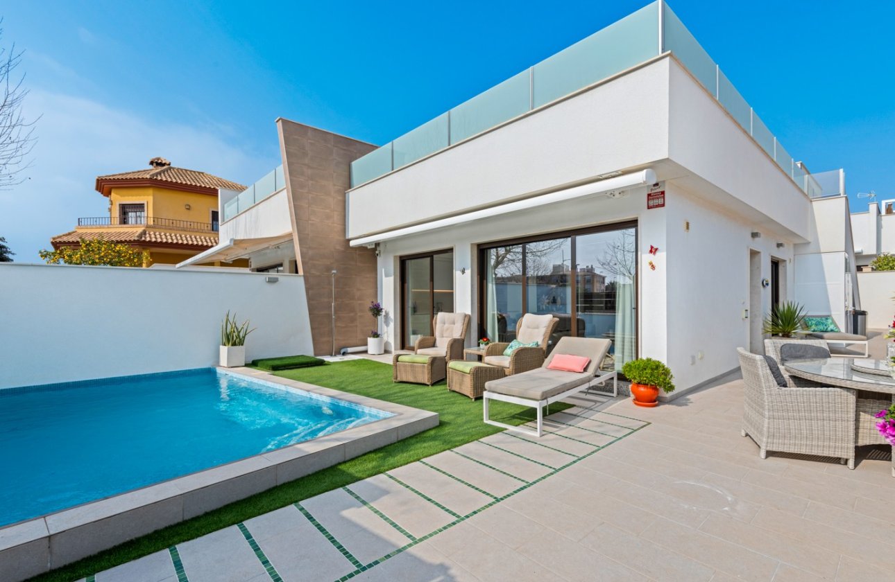 Resale - Villa -
Pilar de la Horadada - Costa Blanca