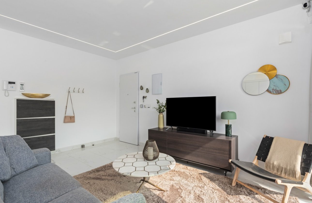 Resale - Villa -
Pilar de la Horadada - Costa Blanca