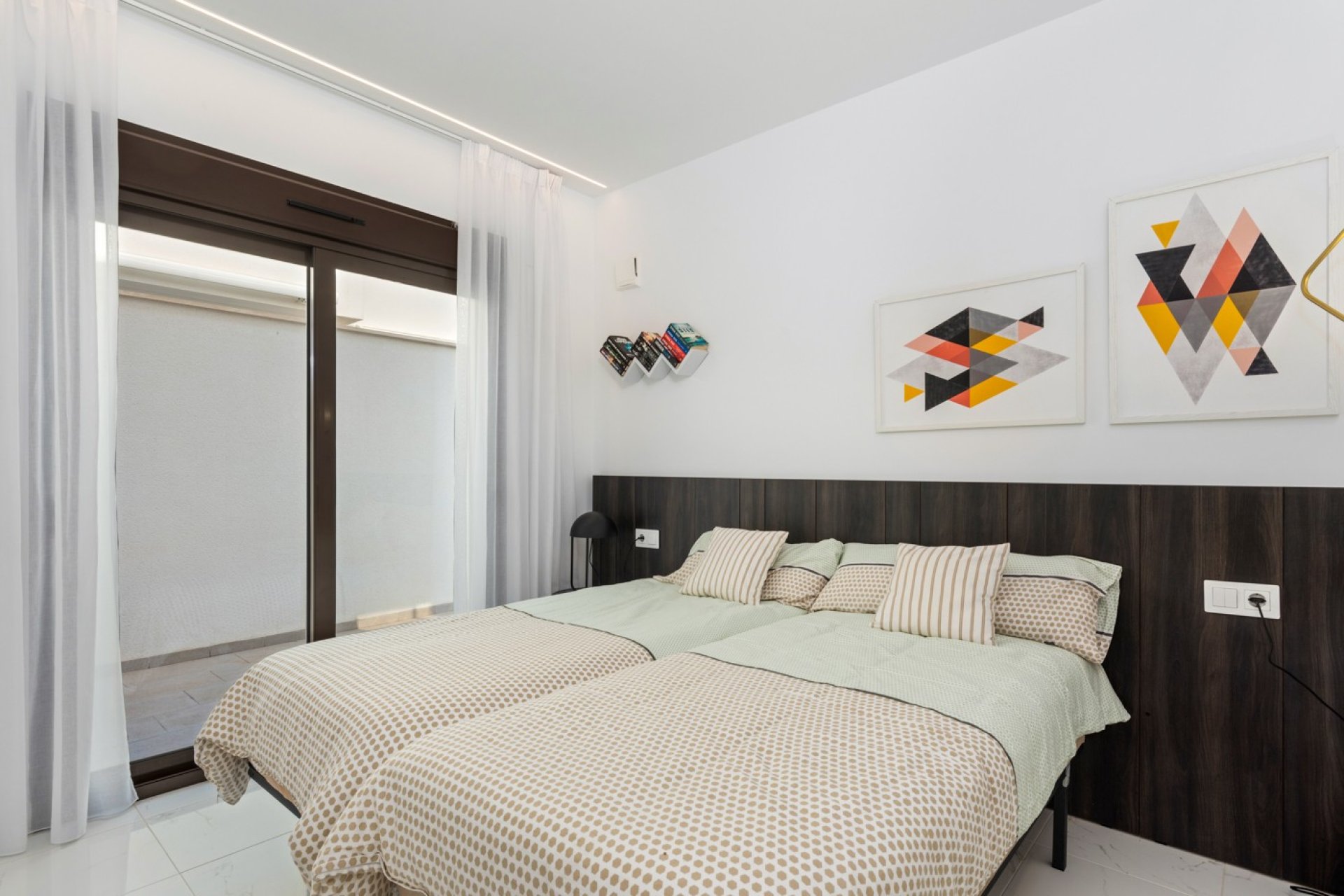 Resale - Villa -
Pilar de la Horadada - Costa Blanca