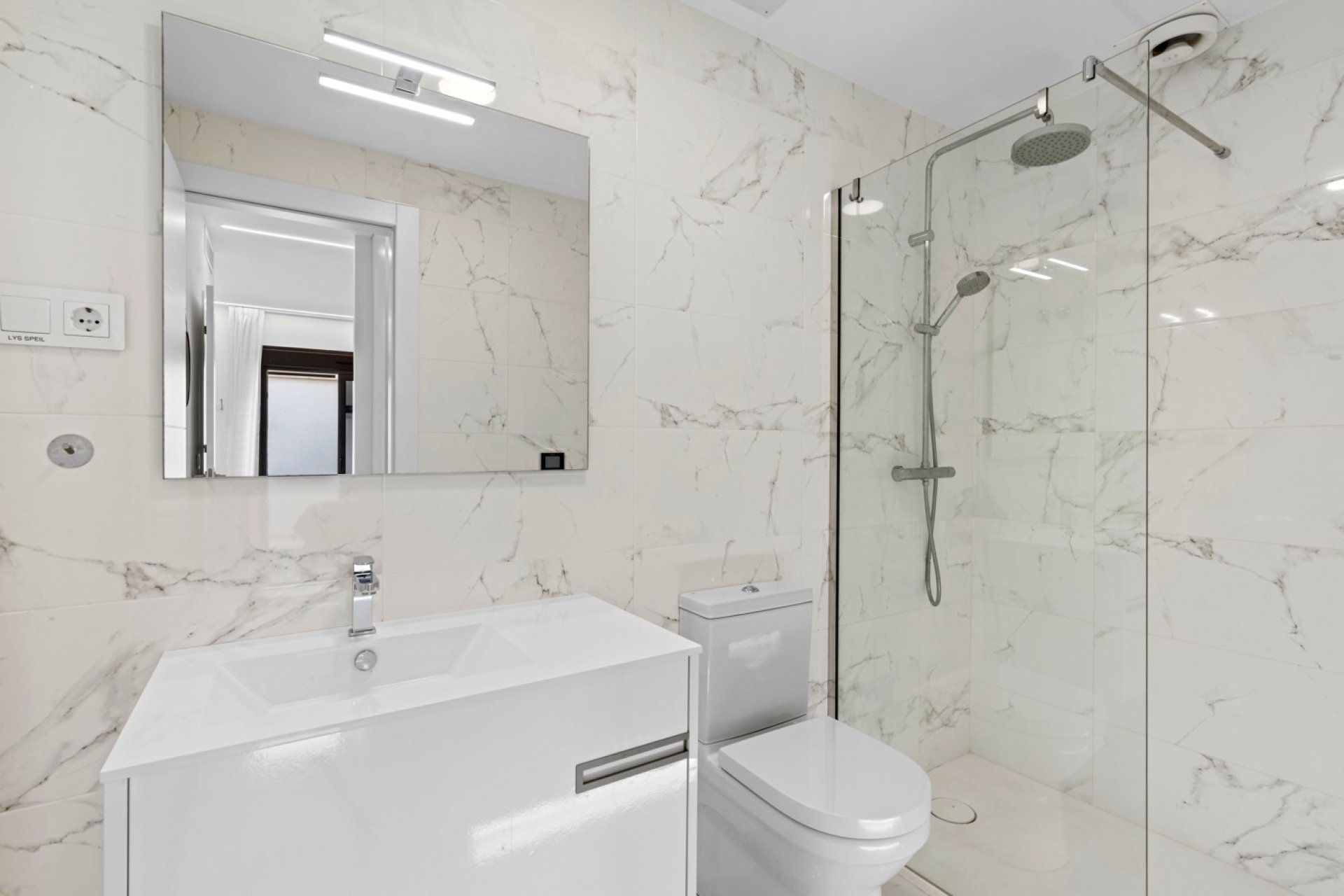 Resale - Villa -
Pilar de la Horadada - Costa Blanca