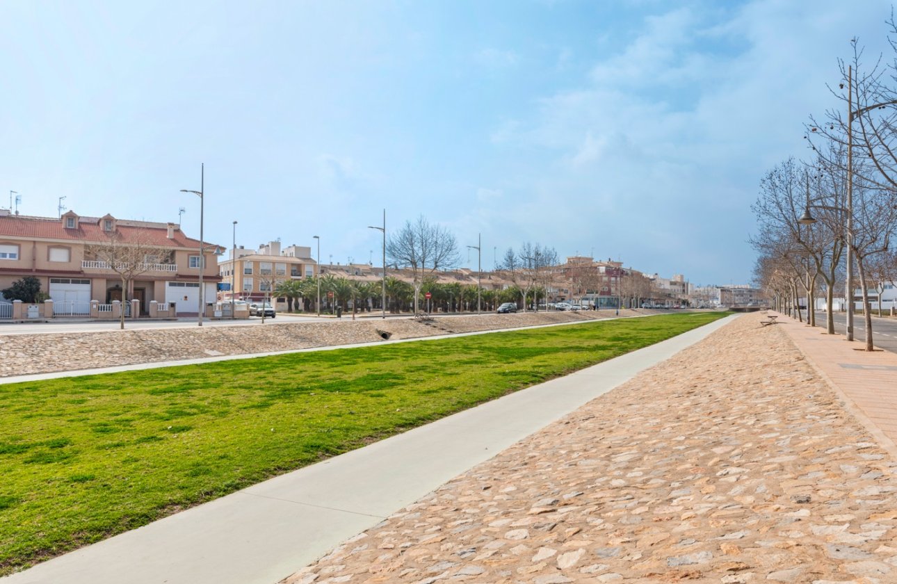 Resale - Villa -
Pilar de la Horadada - Costa Blanca