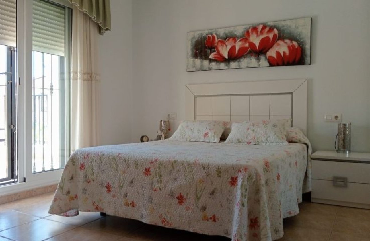 Resale - Villa -
Pilar de la Horadada - Costa Blanca