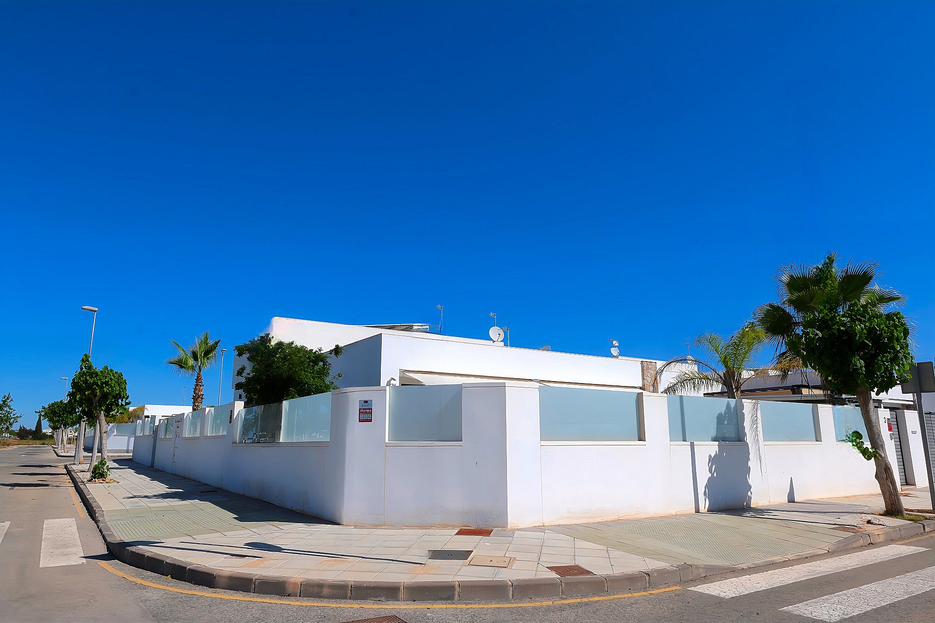 Resale - Villa -
Pilar de la Horadada - Costa Blanca