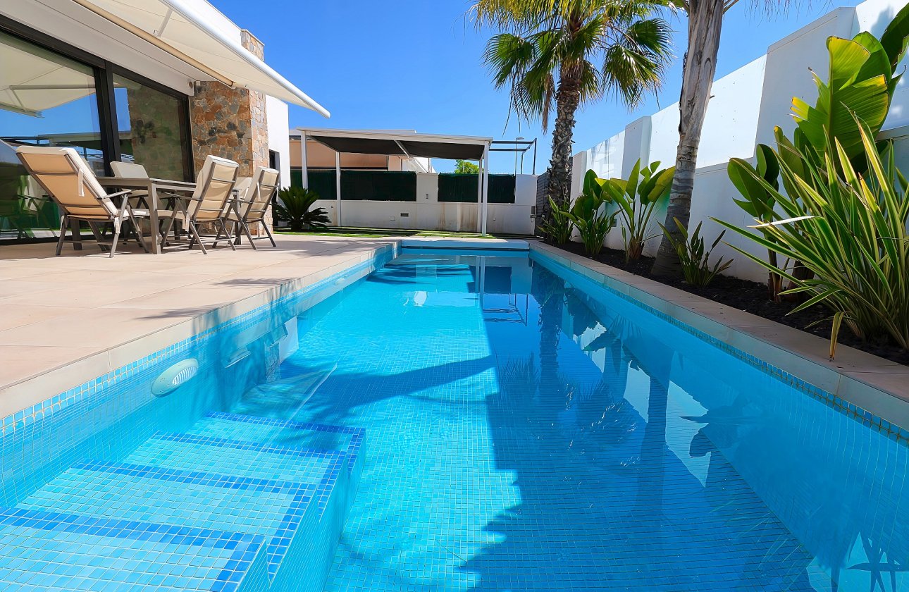 Resale - Villa -
Pilar de la Horadada - Costa Blanca