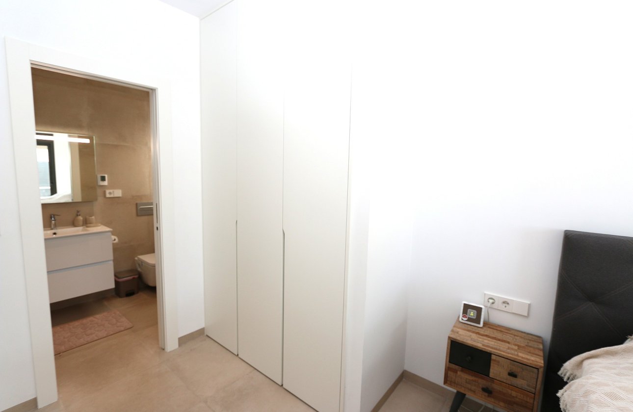 Resale - Villa -
Pilar de la Horadada - Costa Blanca