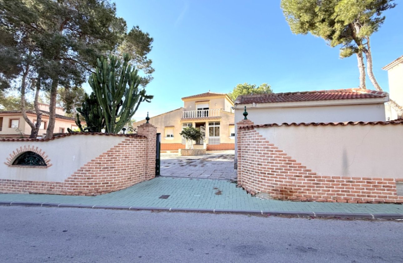 Resale - Villa -
Pilar de la Horadada - Costa Blanca
