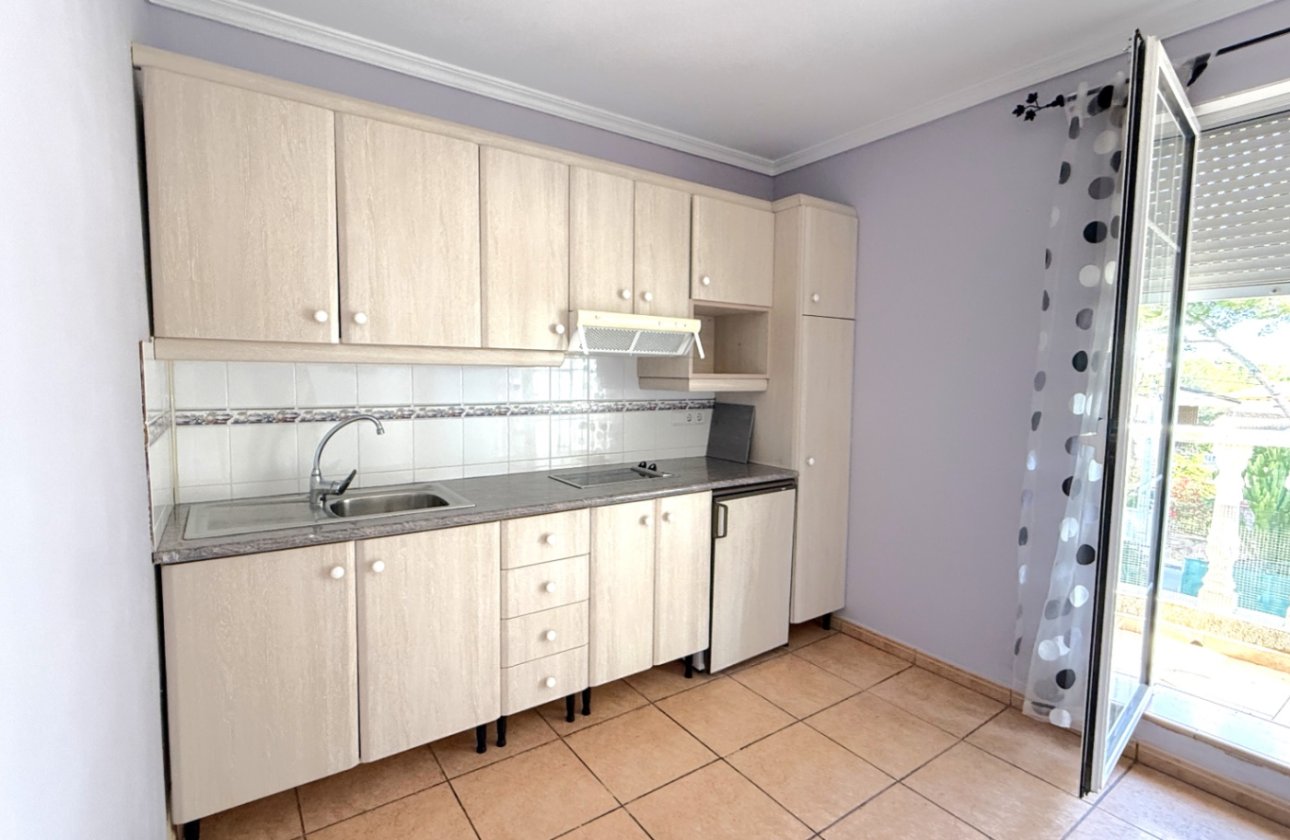 Resale - Villa -
Pilar de la Horadada - Costa Blanca