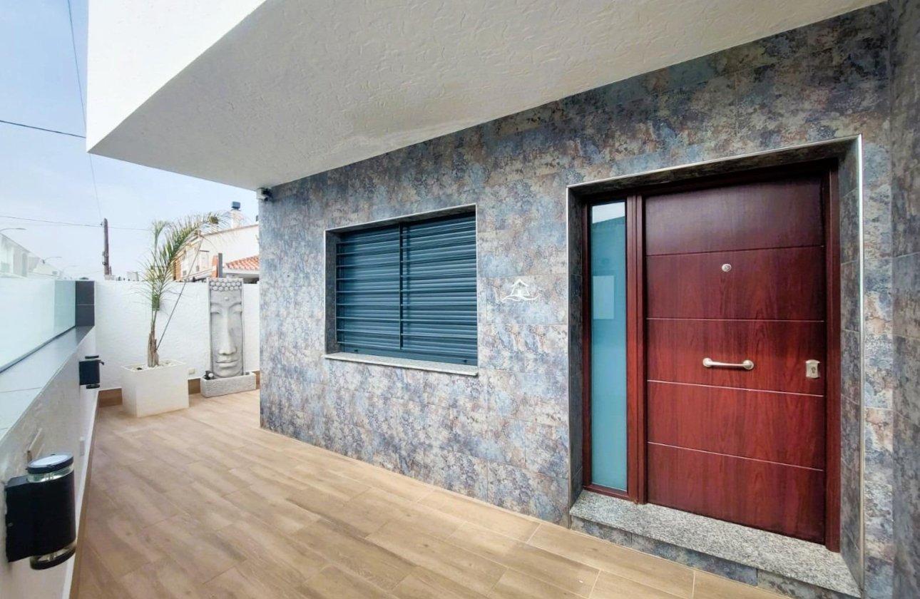 Resale - Villa -
Pilar de la Horadada - Costa Blanca