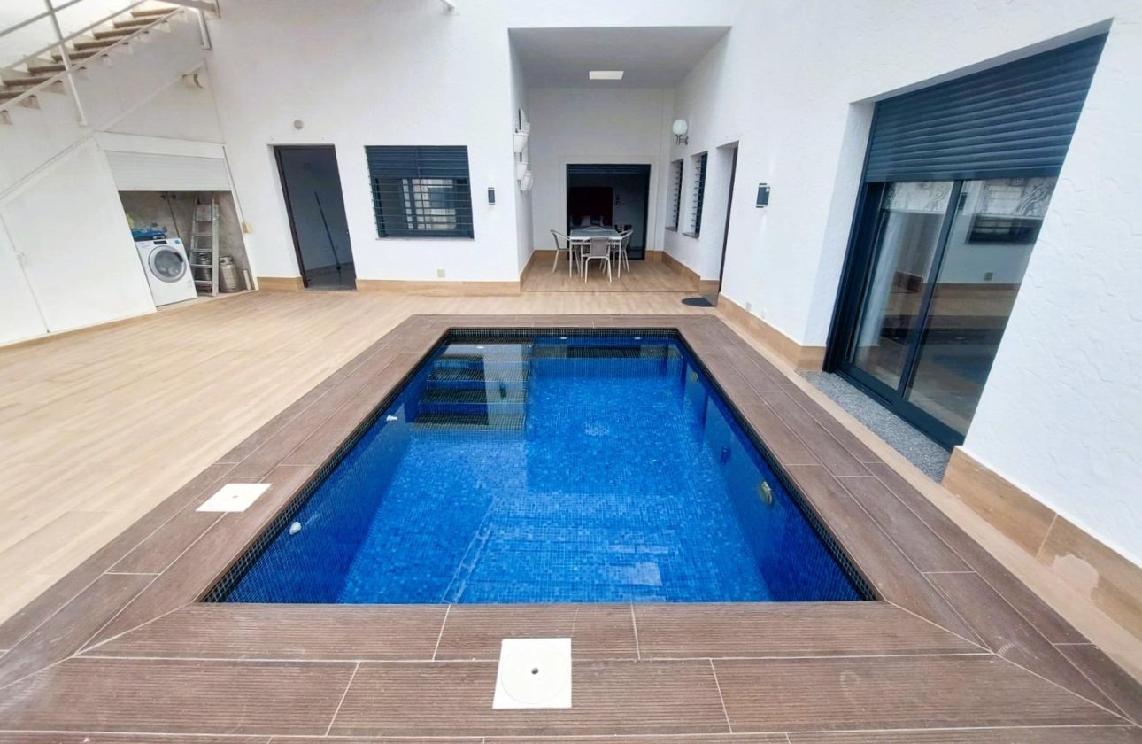 Resale - Villa -
Pilar de la Horadada - Costa Blanca