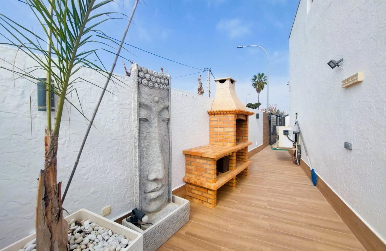 Resale - Villa -
Pilar de la Horadada - Costa Blanca