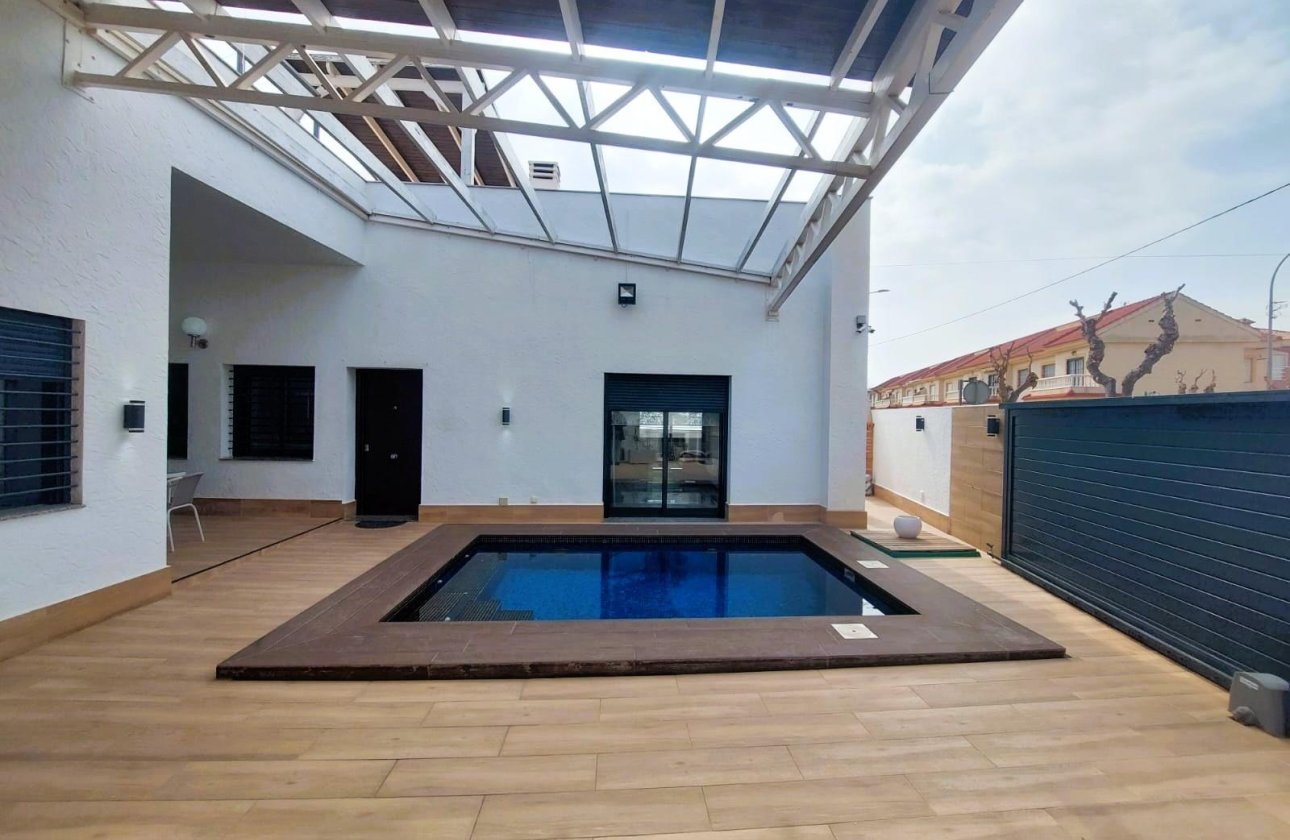 Resale - Villa -
Pilar de la Horadada - Costa Blanca