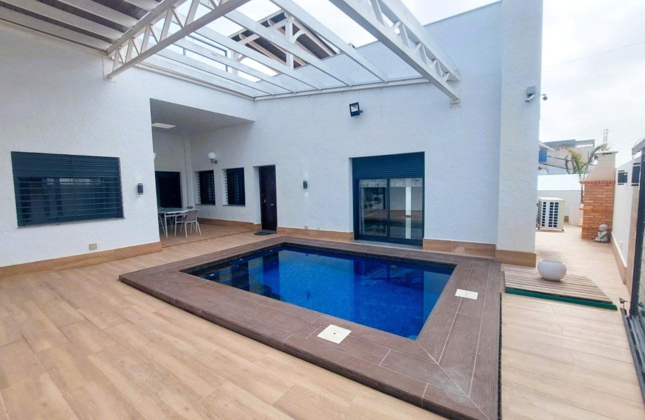 Resale - Villa -
Pilar de la Horadada - Costa Blanca