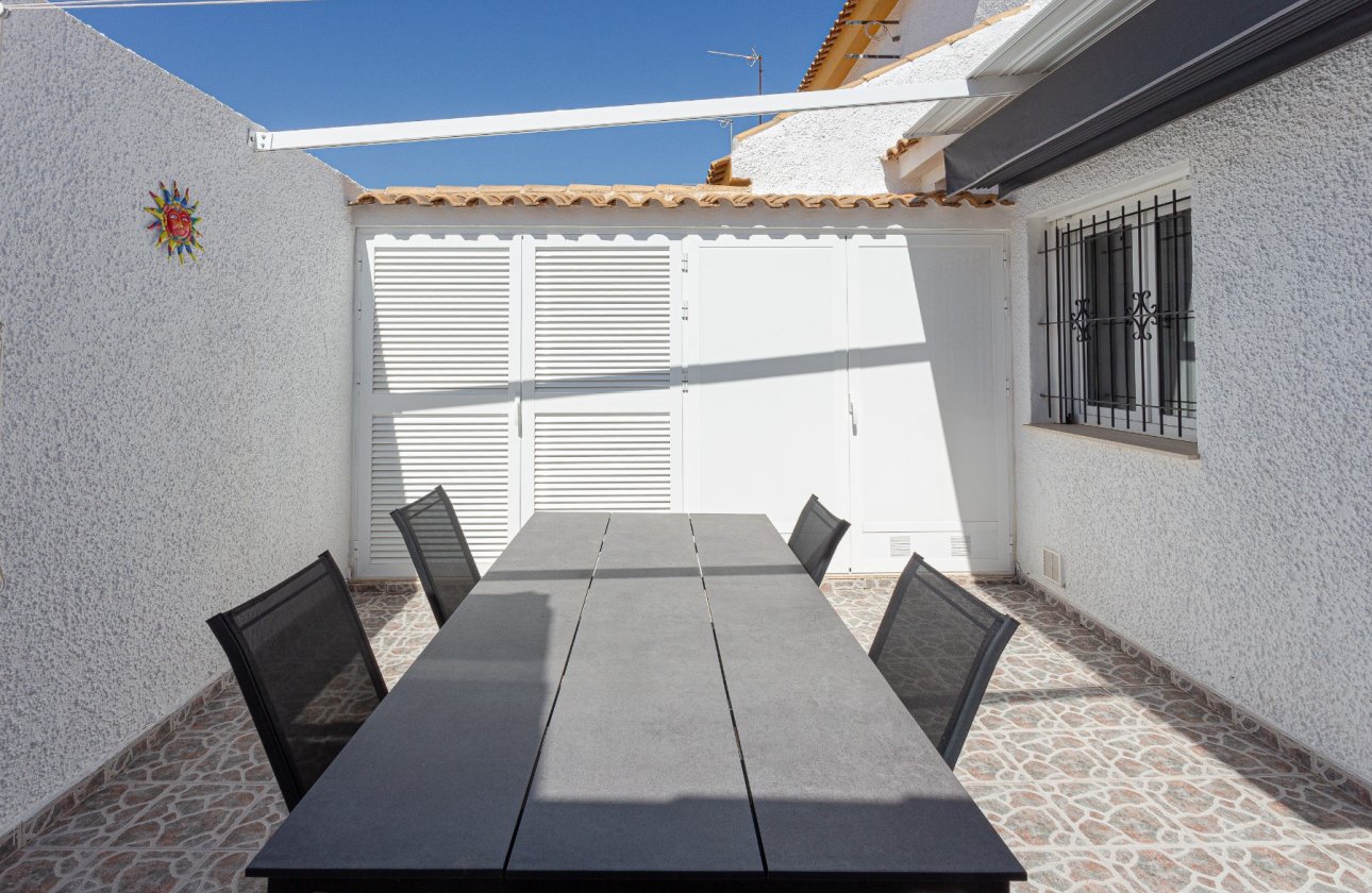 Resale - Villa -
Pilar de la Horadada - Costa Blanca