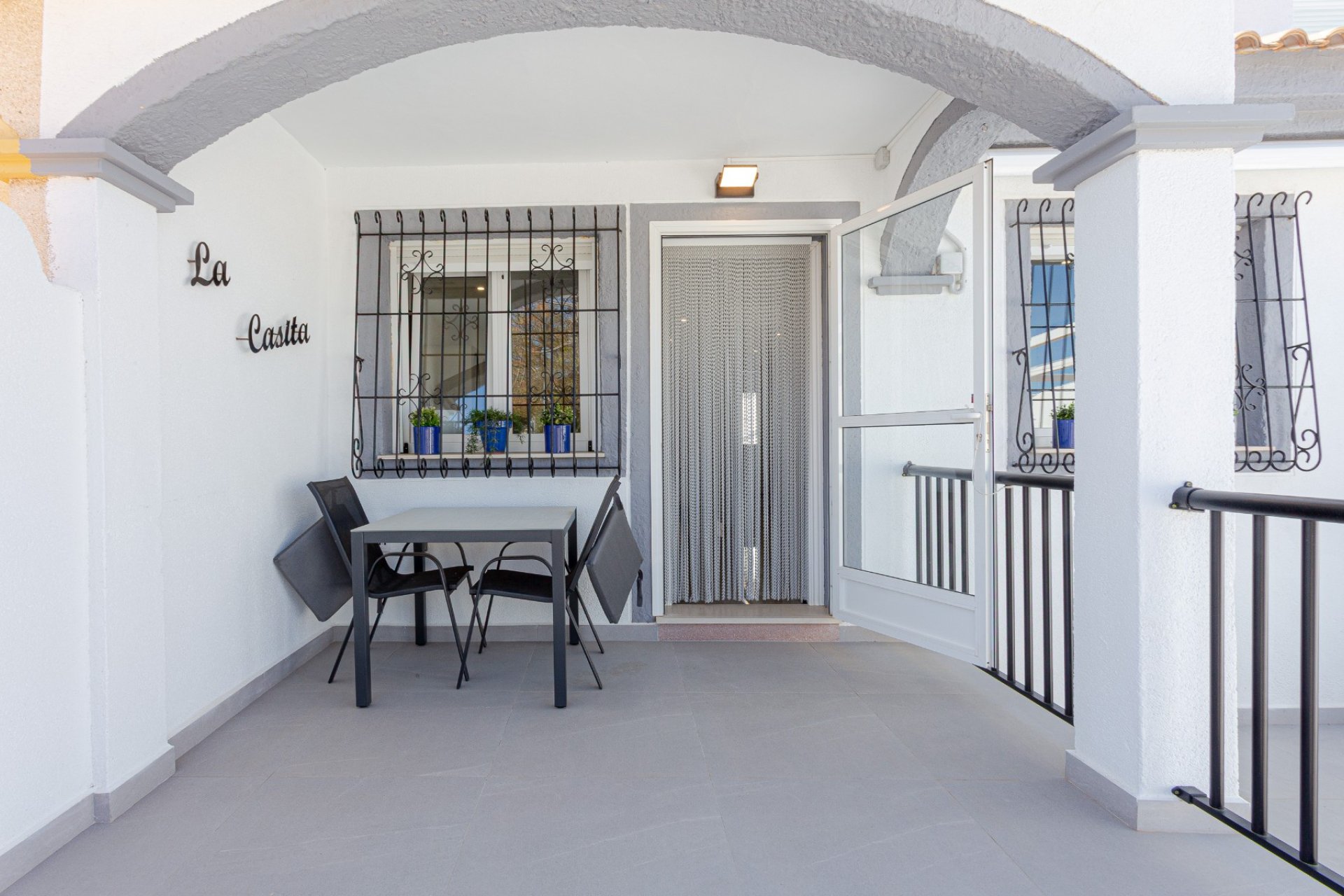 Resale - Villa -
Pilar de la Horadada - Costa Blanca