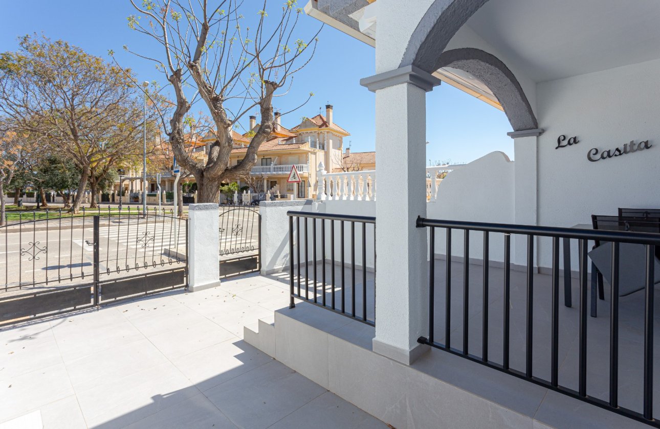 Resale - Villa -
Pilar de la Horadada - Costa Blanca