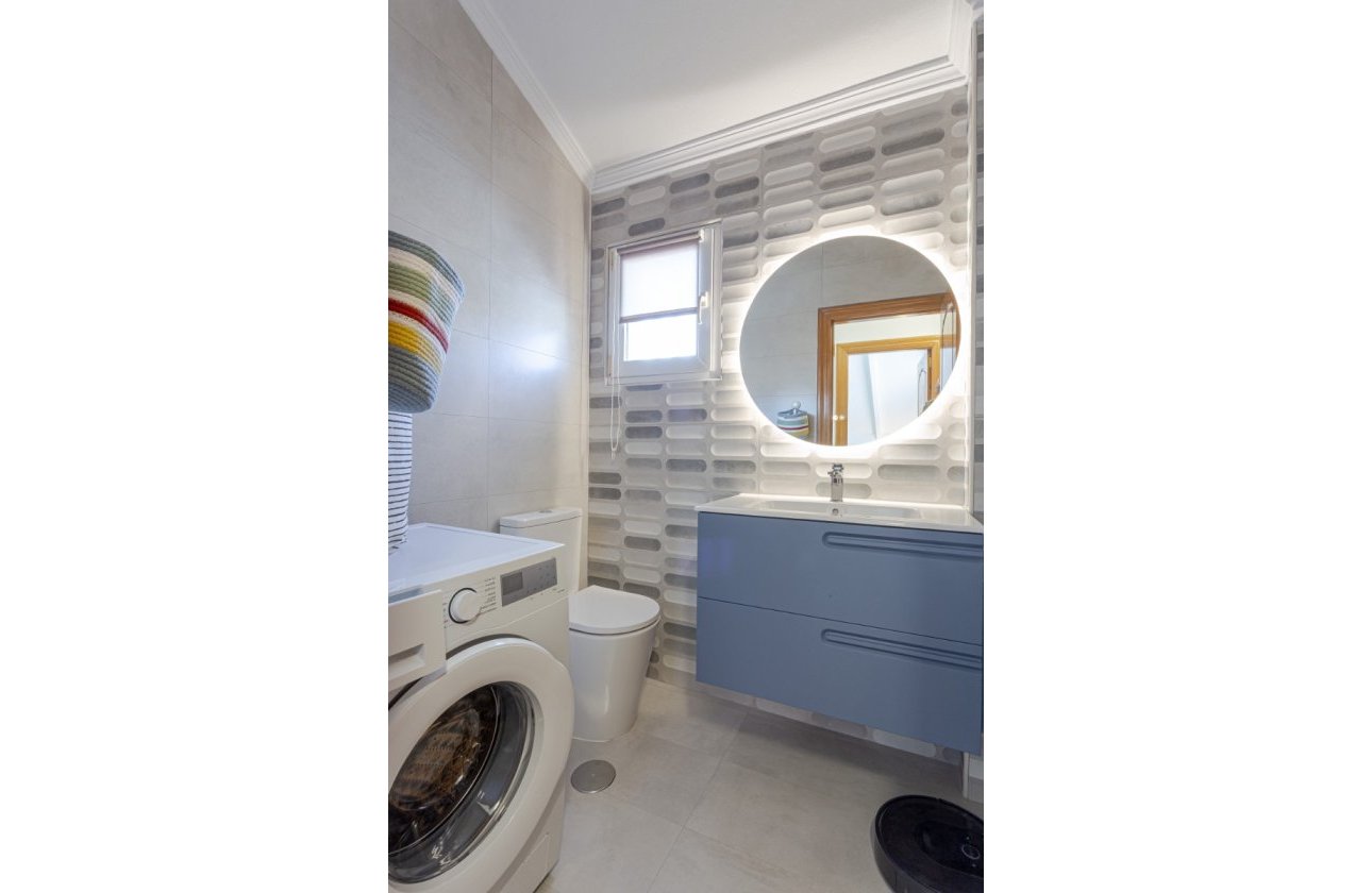 Resale - Villa -
Pilar de la Horadada - Costa Blanca