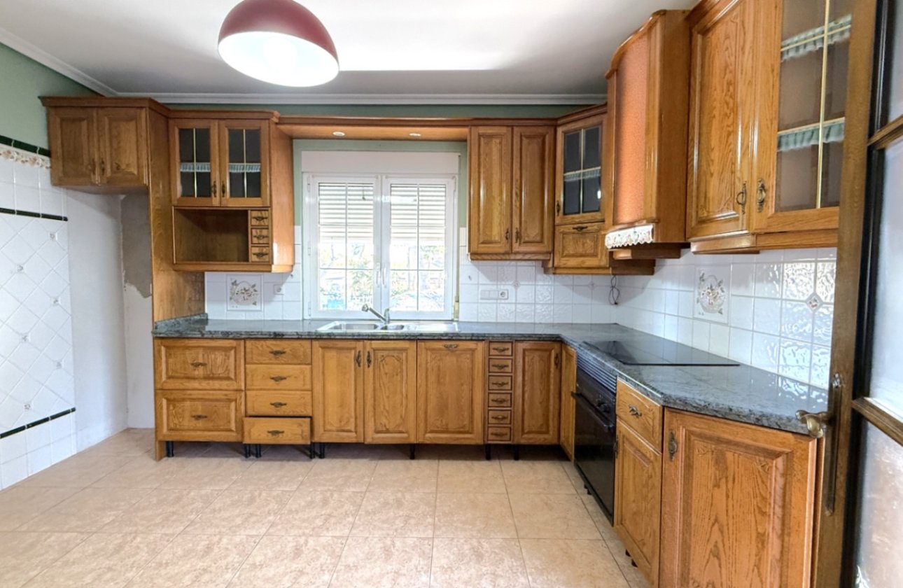 Resale - Villa -
Pilar de la Horadada - Costa Blanca