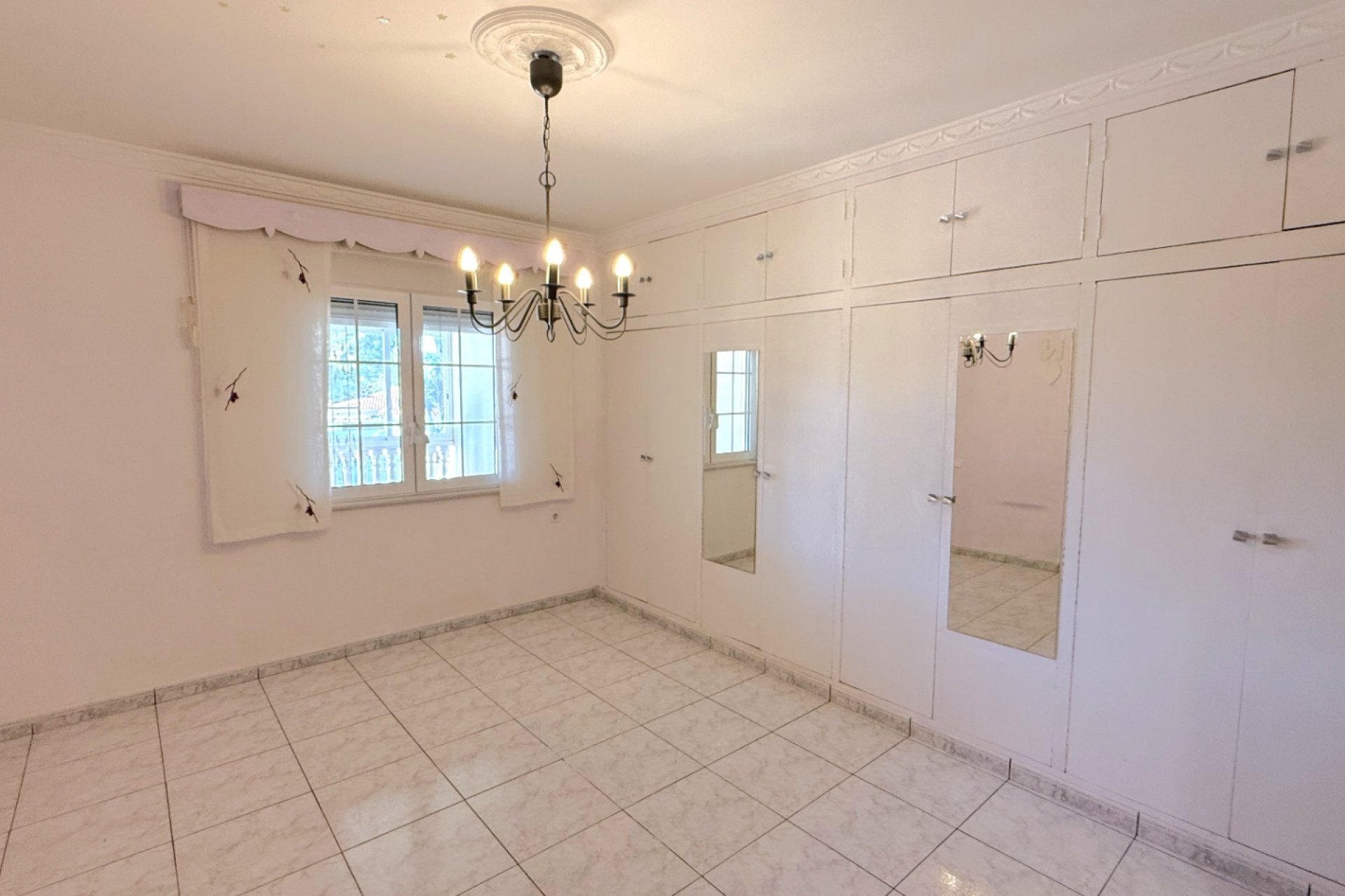 Resale - Villa -
Pilar de la Horadada - Costa Blanca