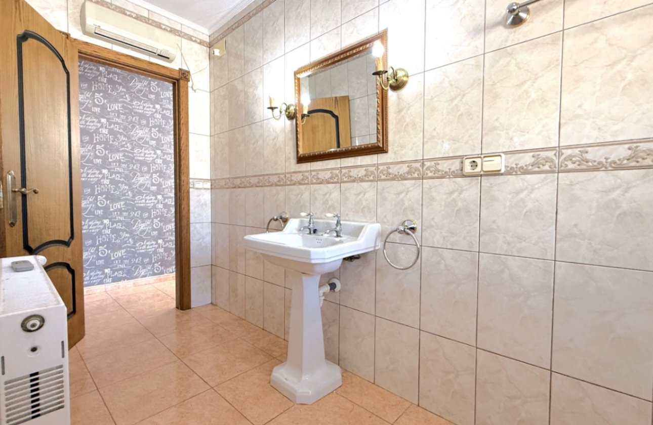 Resale - Villa -
Pilar de la Horadada - Costa Blanca