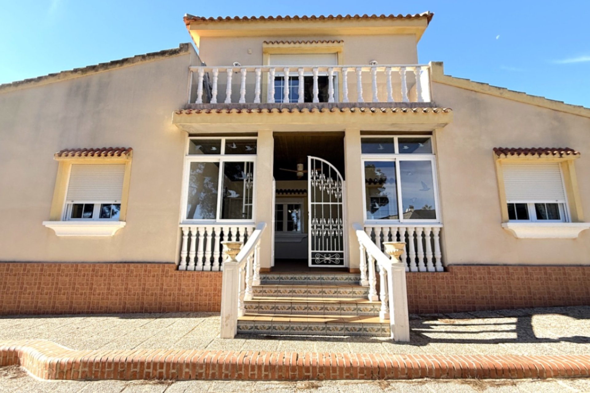 Resale - Villa -
Pilar de la Horadada - Costa Blanca