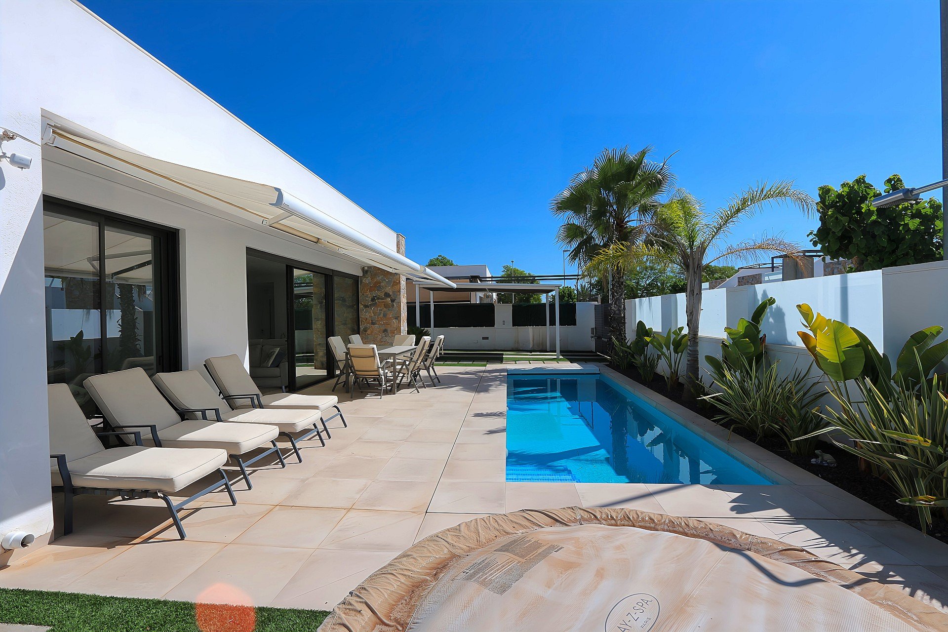 Resale - Villa -
Pilar de la Horadada - Costa Blanca