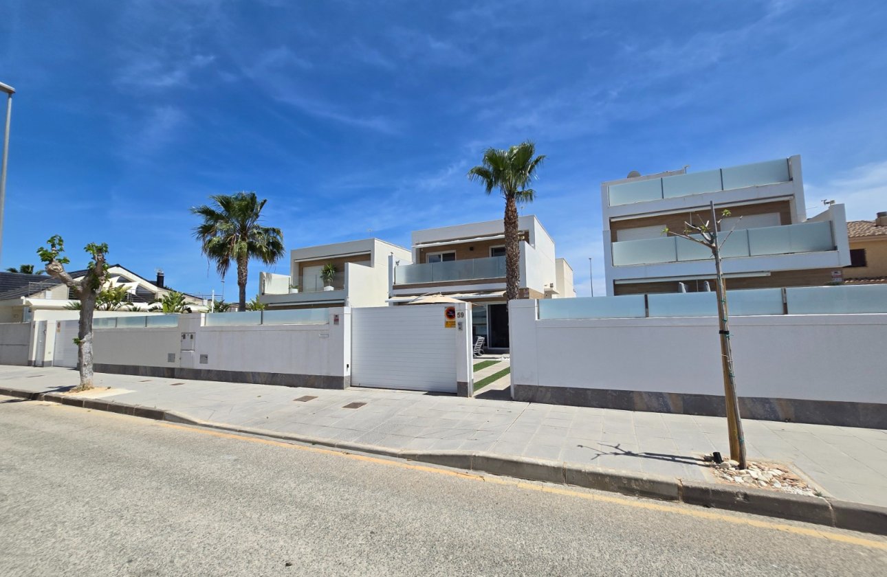 Resale - Villa -
Pilar de la Horadada - Costa Blanca
