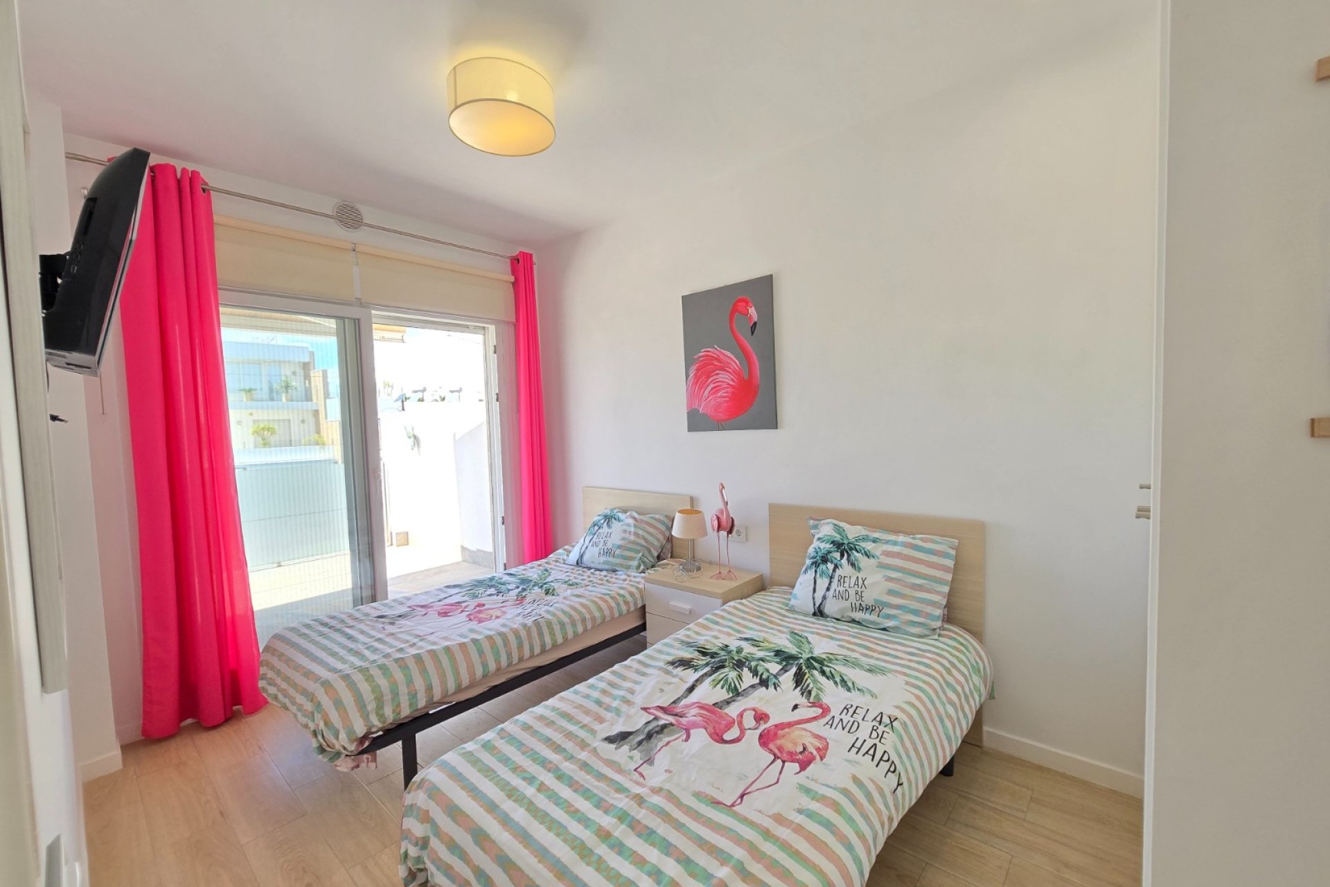 Resale - Villa -
Pilar de la Horadada - Costa Blanca