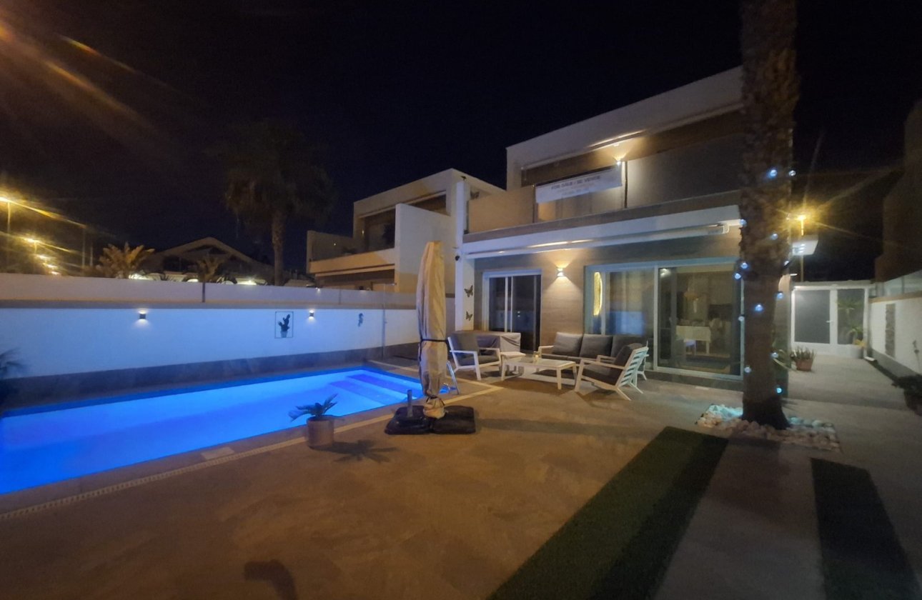 Resale - Villa -
Pilar de la Horadada - Costa Blanca