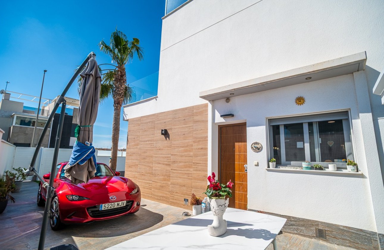 Resale - Villa -
Pilar de la Horadada - Costa Blanca