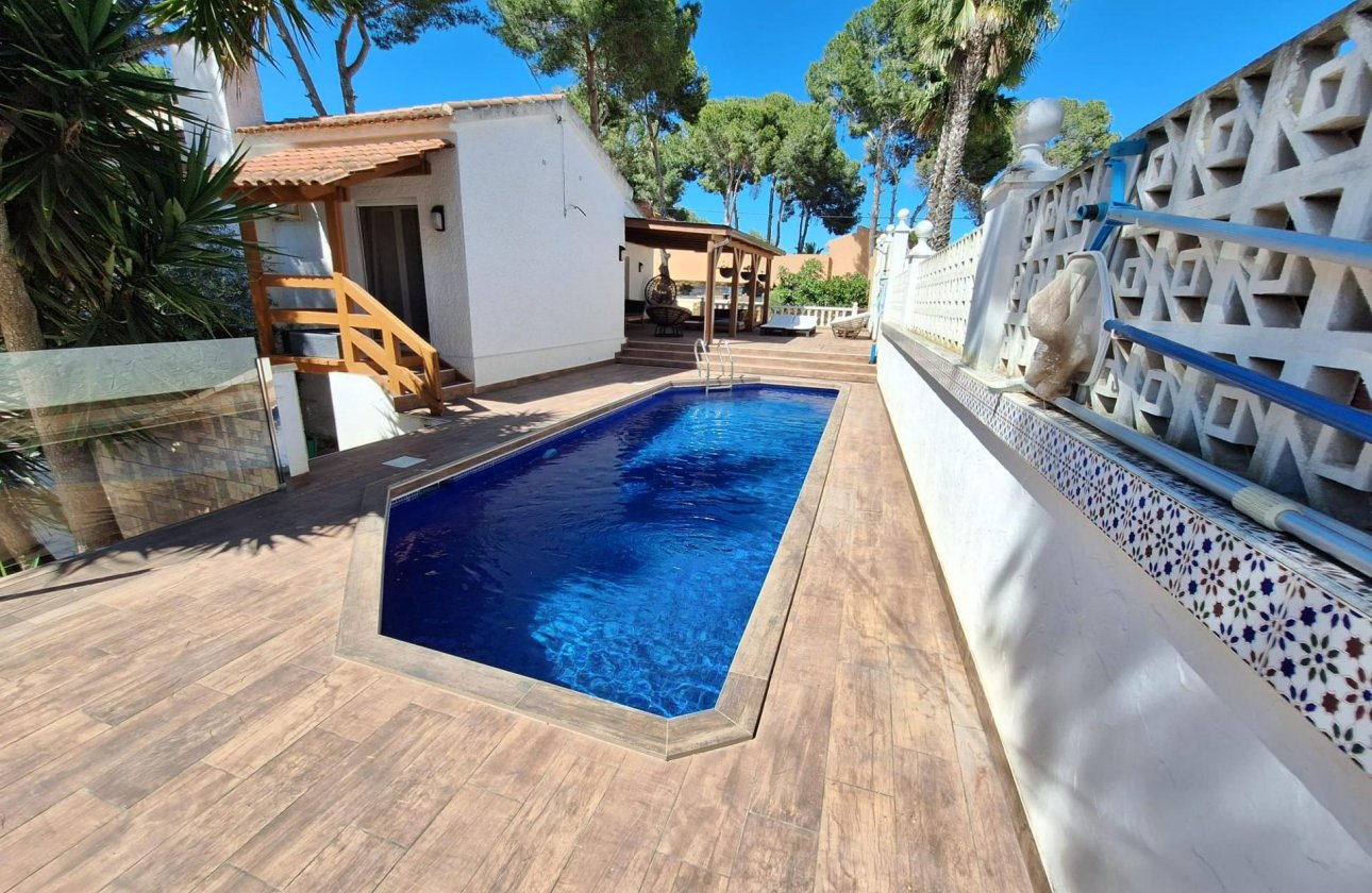 Resale - Villa -
Pilar de la Horadada - Pinar de Campoverde
