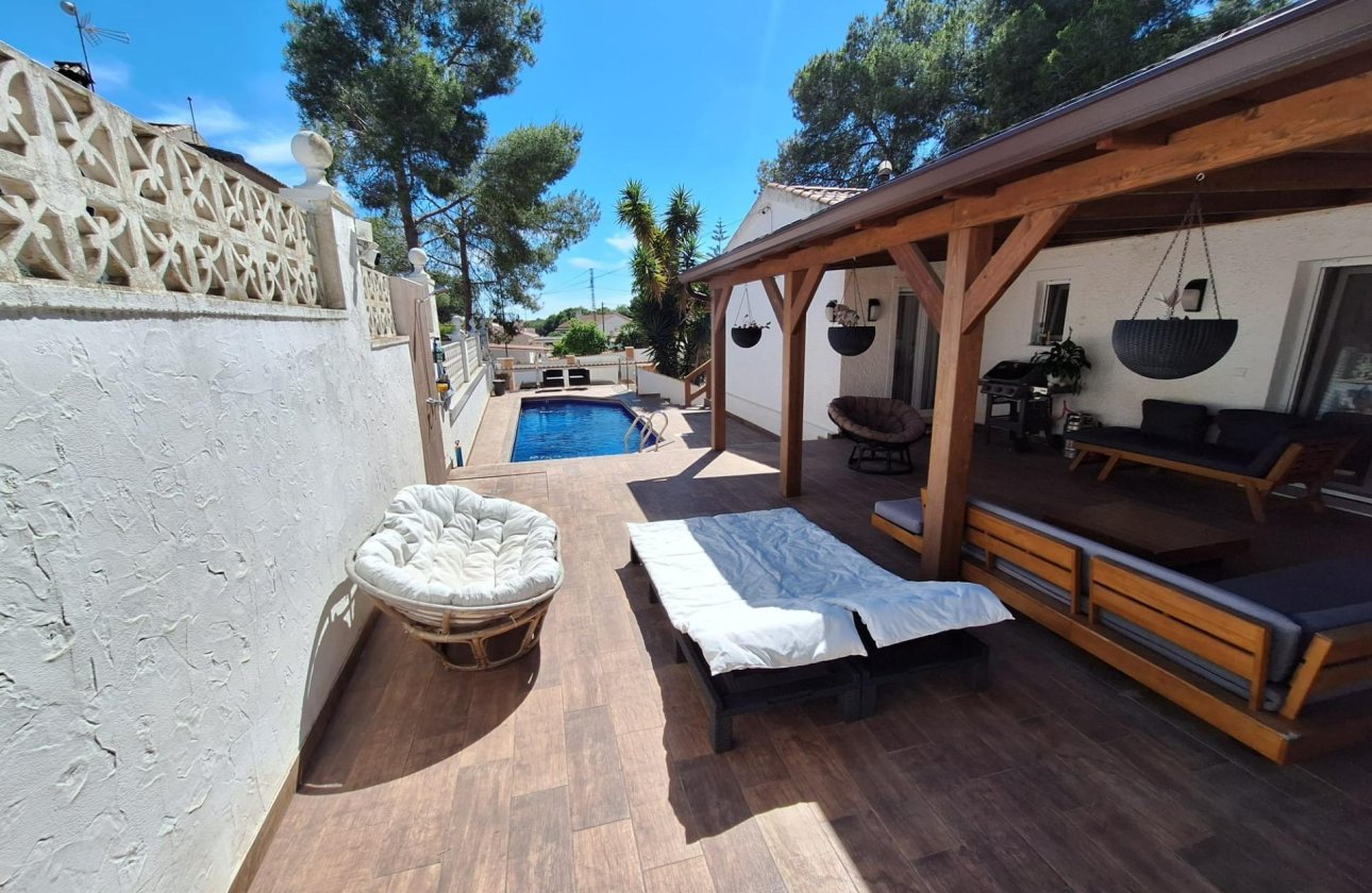 Resale - Villa -
Pilar de la Horadada - Pinar de Campoverde