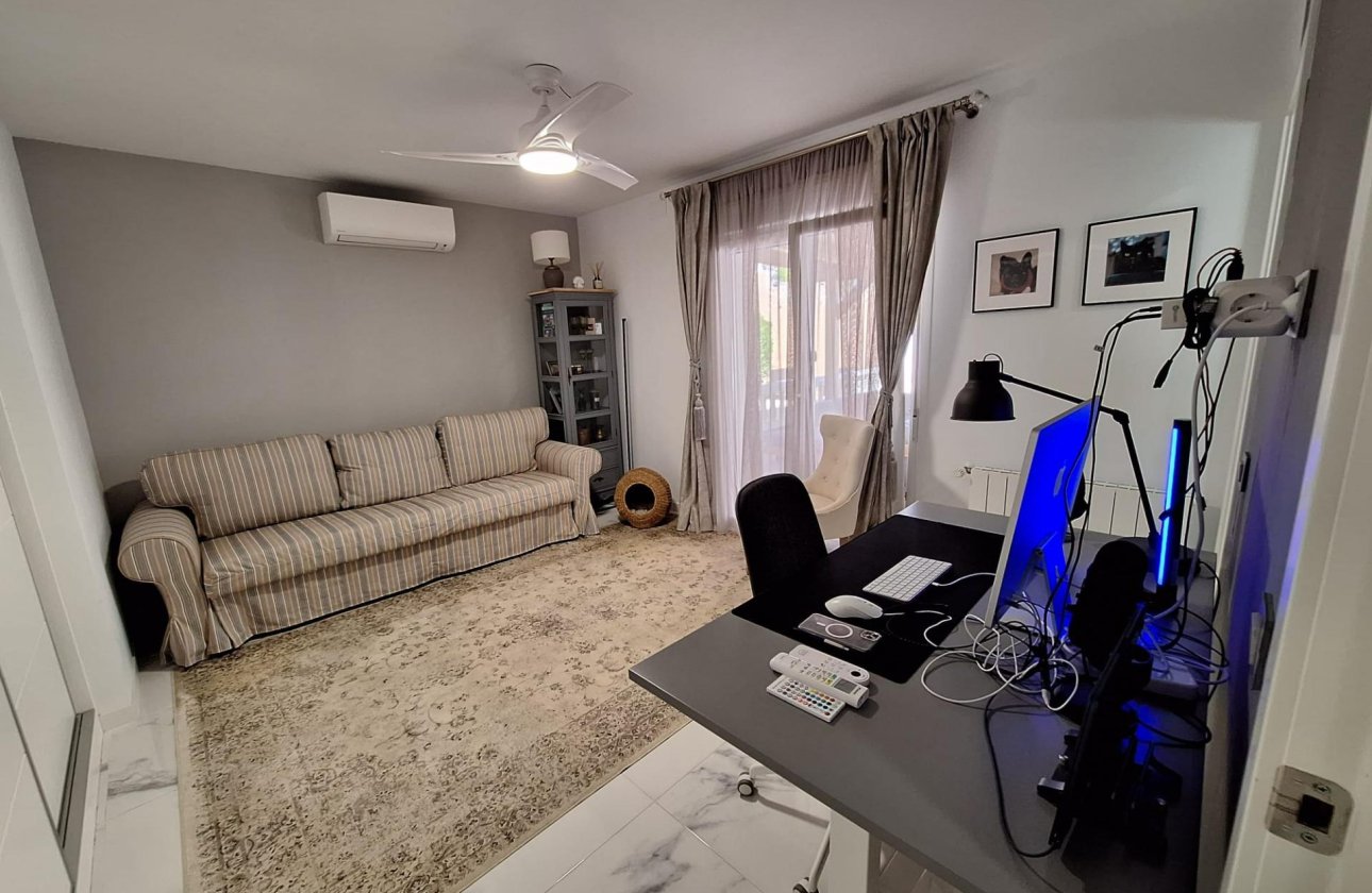 Resale - Villa -
Pilar de la Horadada - Pinar de Campoverde