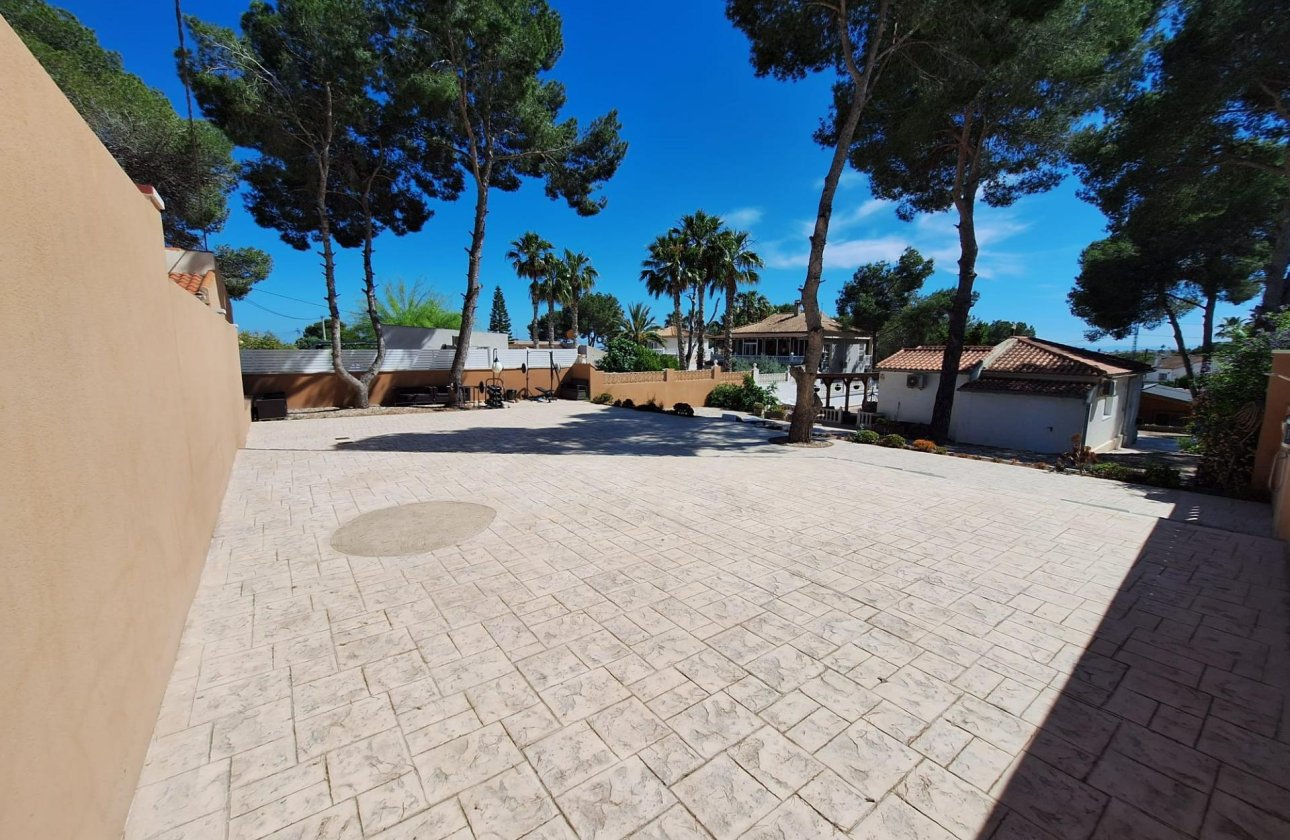 Resale - Villa -
Pilar de la Horadada - Pinar de Campoverde