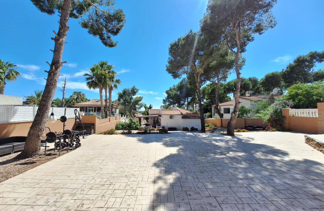 Resale - Villa -
Pilar de la Horadada - Pinar de Campoverde