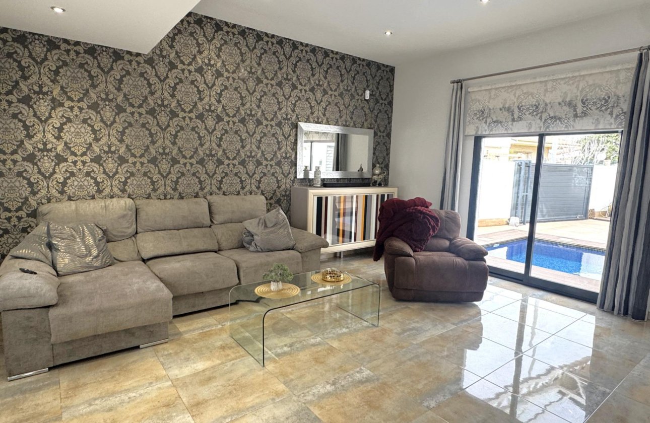 Resale - Villa -
Pilar de la Horadada - Torre De La Horadada