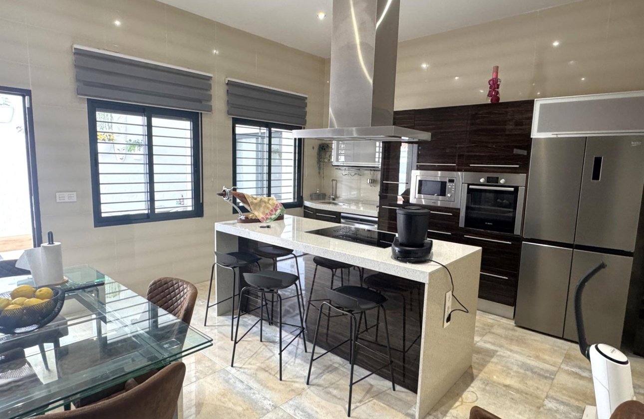 Resale - Villa -
Pilar de la Horadada - Torre De La Horadada