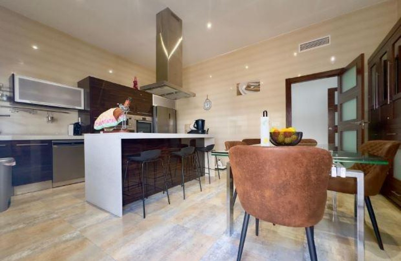 Resale - Villa -
Pilar de la Horadada - Torre De La Horadada