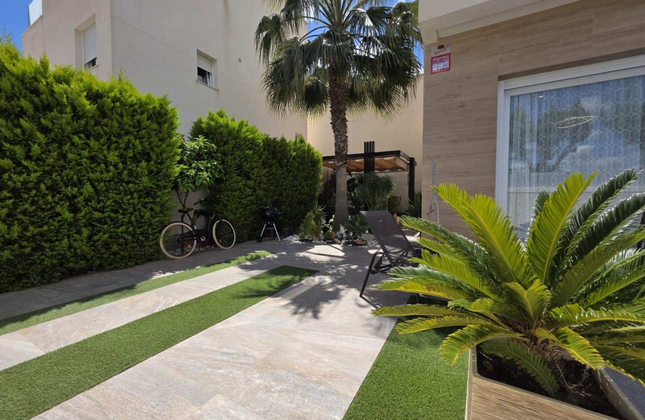 Resale - Villa -
Pilar de la Horadada - Zona Pueblo