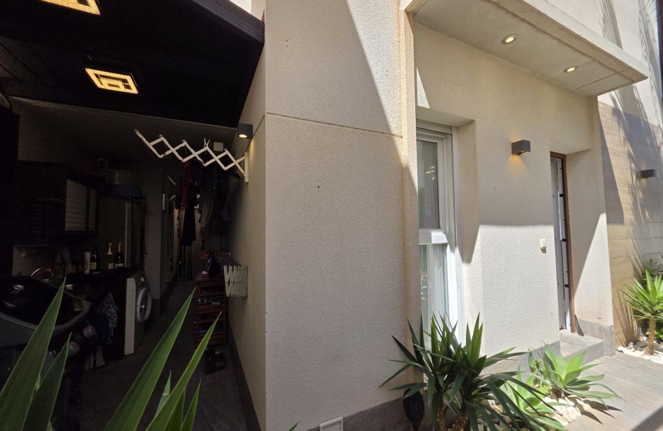 Resale - Villa -
Pilar de la Horadada - Zona Pueblo